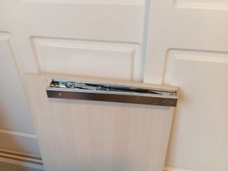 Escritorio de madera beige