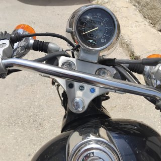 Kymco Cruiser Moto Negra y Plateada