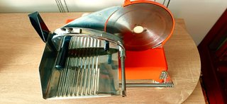 Affettatrice vintage OMRE Quick Mill arancione