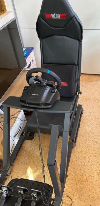 Volante y Pedales Logitech