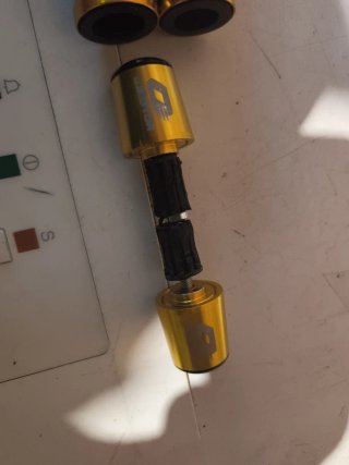 Puños Manillar QJMOTOR Dorados