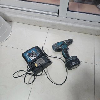 Atornillador Makita 14.4V con cargador
