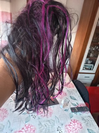 Peluca larga Halloween negra y morada