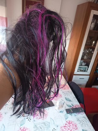 Peluca larga Halloween negra y morada