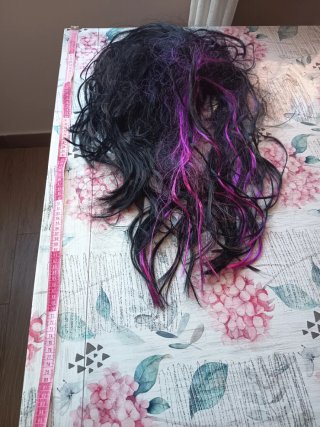 Peluca larga Halloween negra y morada