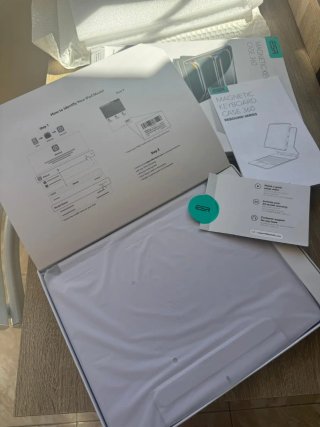 Teclado Magnético ESR iPad Air 13 (M3/M2)