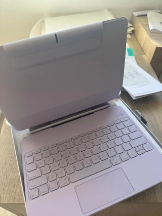 Teclado Magnético ESR iPad Air 13 (M3/M2)