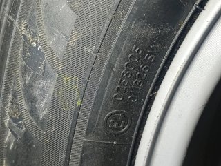 Llanta Kia con neumático Hankook