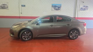 Toyota Avensis 2015