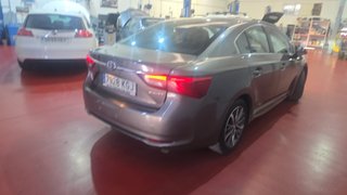 Toyota Avensis 2015