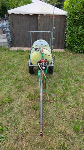 Carrello con serbatoio per solfato