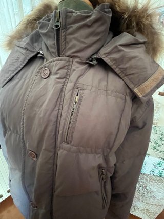 Piumino uomo marrone con cappuccio e pelliccia