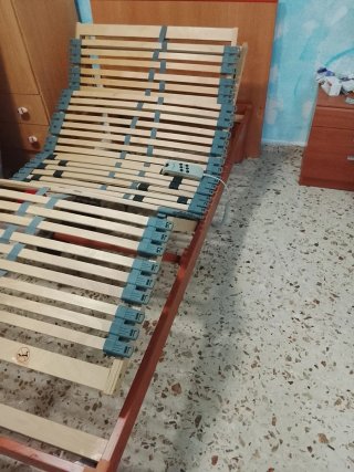Cama articulada motorizada