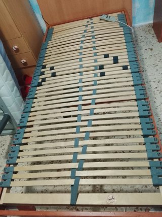 Cama articulada motorizada
