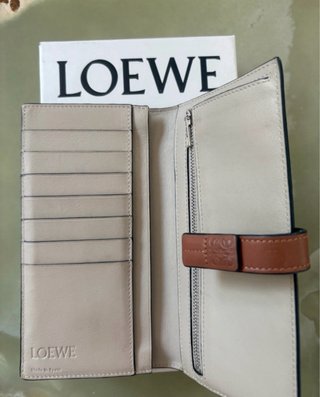 Billetero Loewe piel verde y marrón