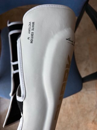 Espinilleras SHARK White Edition M
