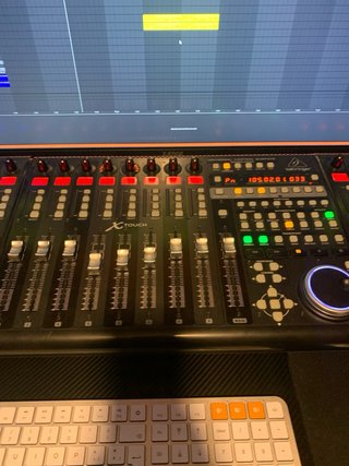 Behringer X-Touch modulos