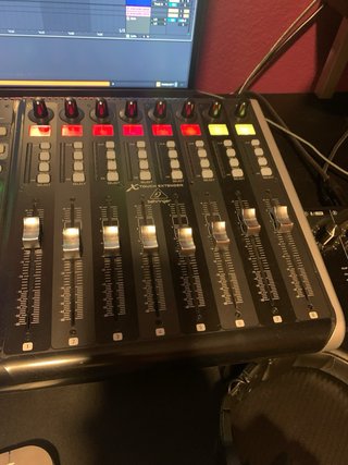 Behringer X-Touch modulos