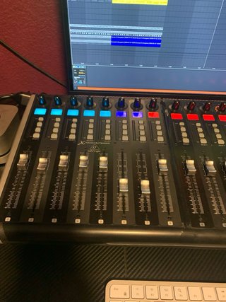 Behringer X-Touch modulos