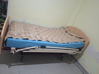 Cama articulada con mando y colchon antiescara