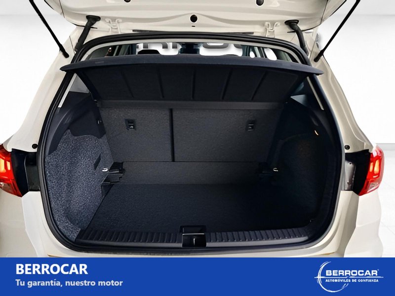 SEAT Arona 2016, foto 12