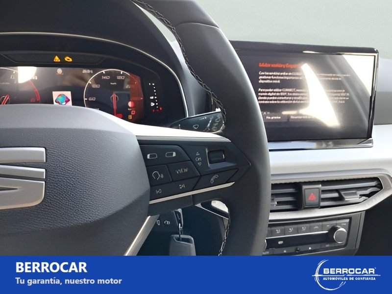 SEAT Arona 2016, foto 17