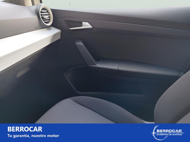 SEAT Arona 2016, foto 21