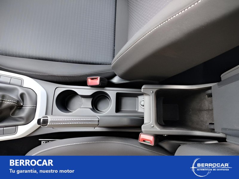 SEAT Arona 2016, foto 24