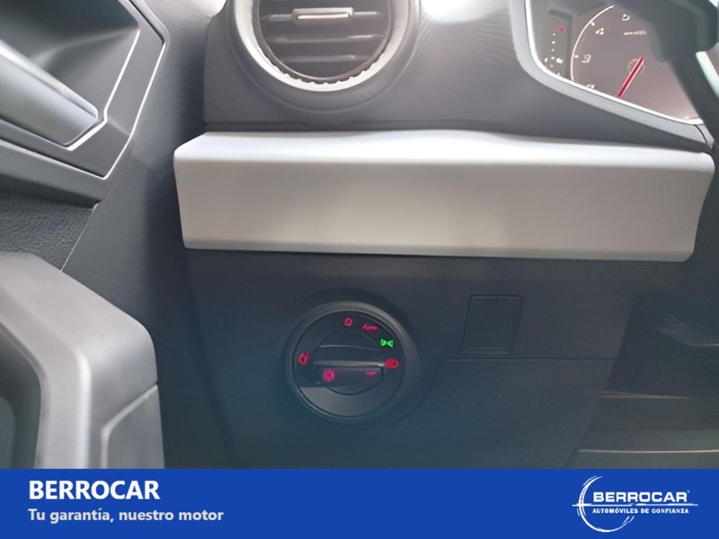 SEAT Arona 2016, foto 25