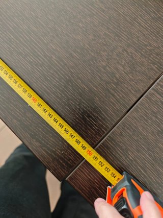 Mesa extensible y 5 sillas de madera