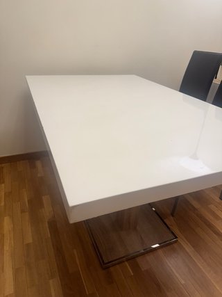 Mesa de comedor moderna