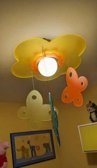 Lámpara infantil techo mariposas