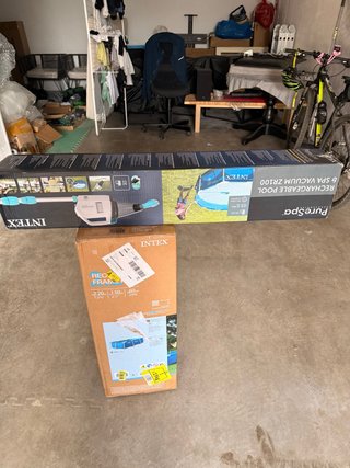 Intex Piscina y Limpiador Recargable