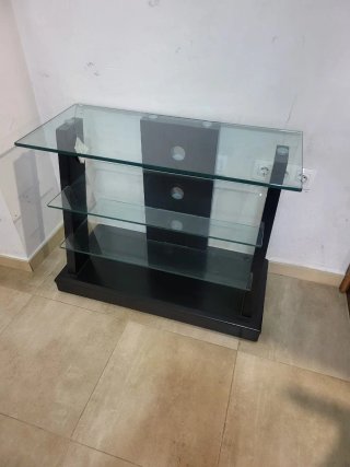 Mesa de cristal y madera