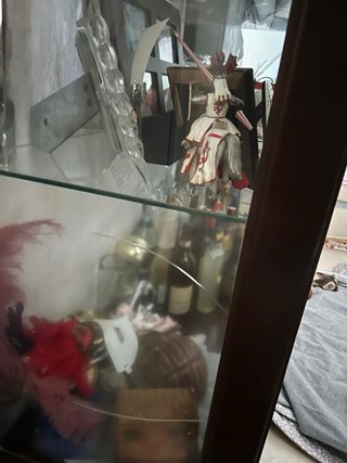 Vetrina in legno con ante in vetro