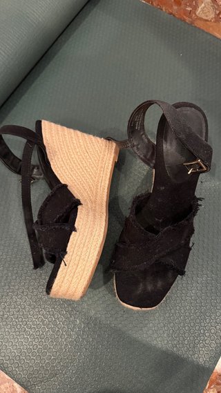 Sandalias cuña negras