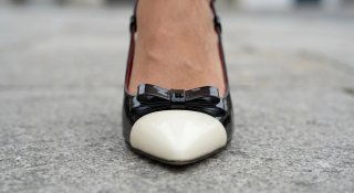 Décolleté bicolore
