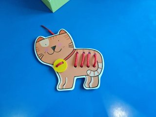 Juego de ensartar Goula para niños 3+