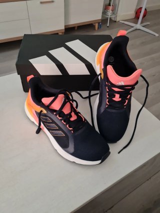 Zapatillas Adidas Negras y Rosas