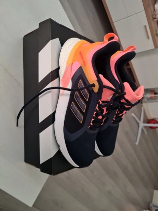Zapatillas Adidas Negras y Rosas
