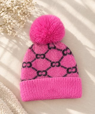 Gorro rosa con pompón y logo