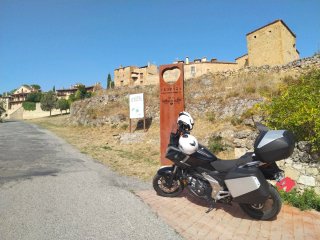 Honda Negra Touring con Maletas