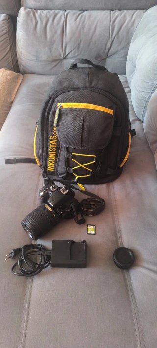 Nikon D5100 + Objetivo 18-105 + Mochila