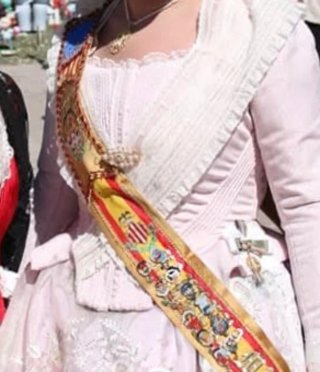 TRAJE DE FALLERA (PRECIO NEGOCIABLE)