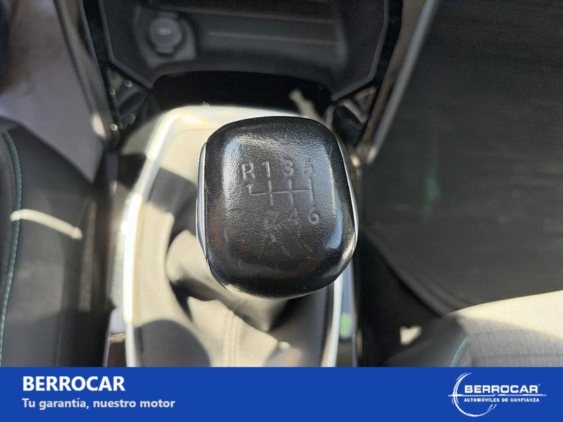 Peugeot 2008 Allure Pack Puretech S&S BVM6 (2021) 2022, foto 12