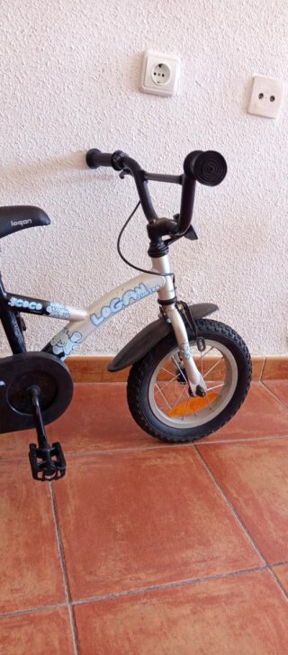 Bicicleta infantil con empujador