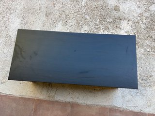 Mesa auxiliar negra