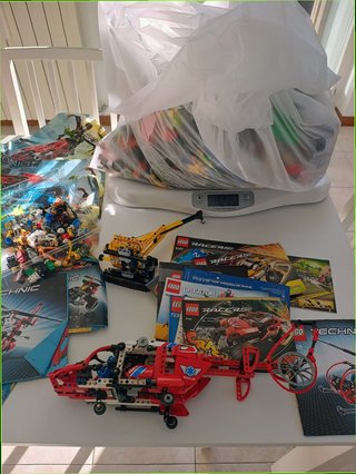 Lotto 7 kg mattoncini e minifigure LEGO