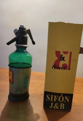 Sifón J&B Verde con Caja