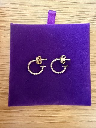 Aros bañados en oro rosa